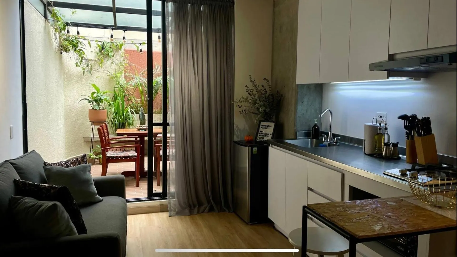 Loft - Patio Privado - Primer Parque Laureles Medellin