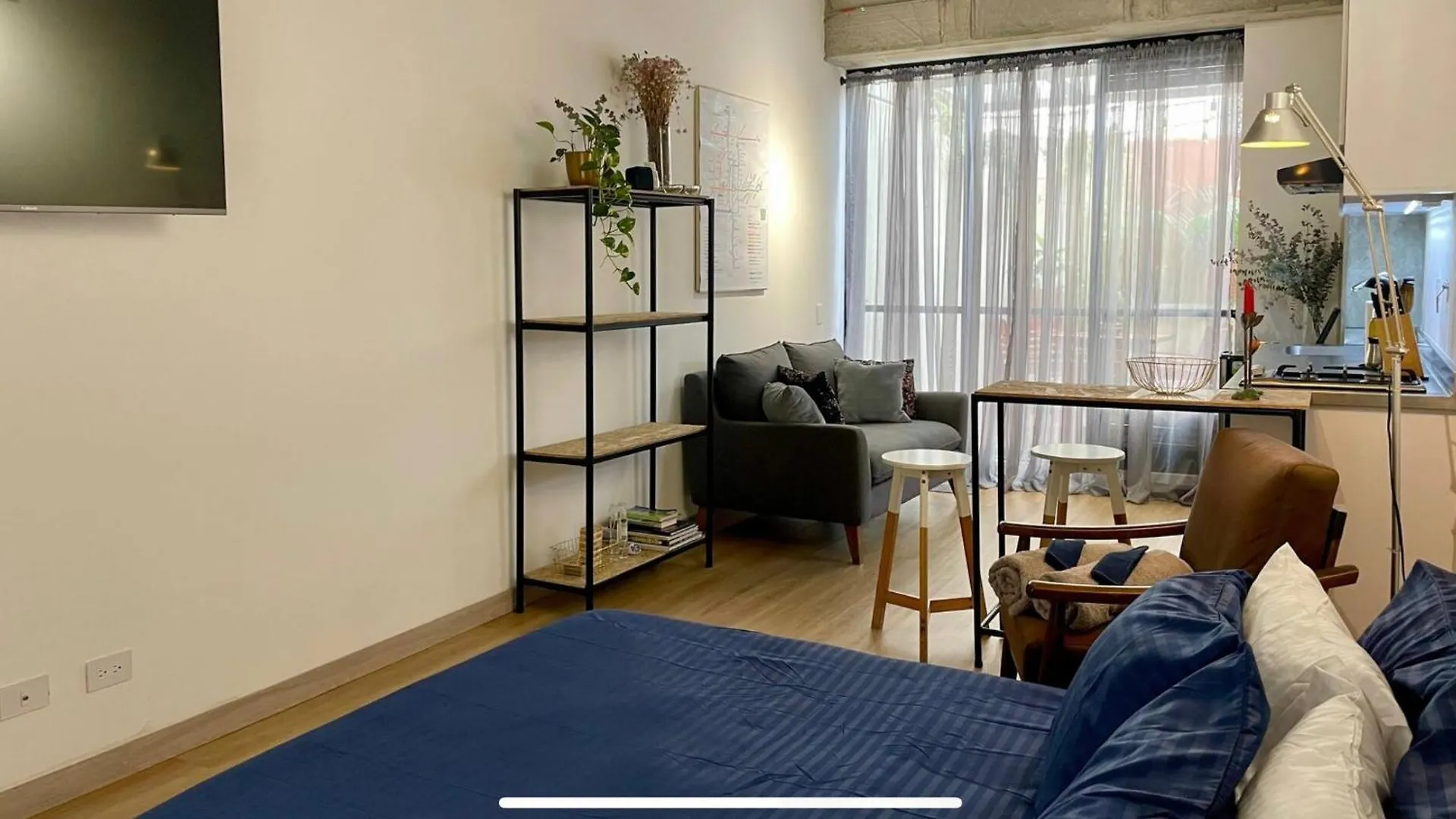 Loft - Patio Privado - Primer Parque Laureles Medellin Colombia