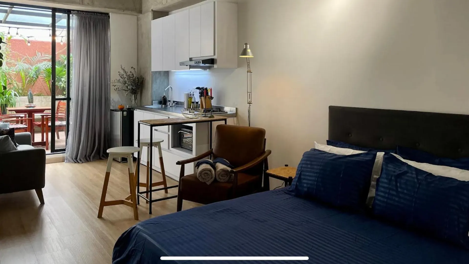 Loft - Patio Privado - Primer Parque Laureles Medellin